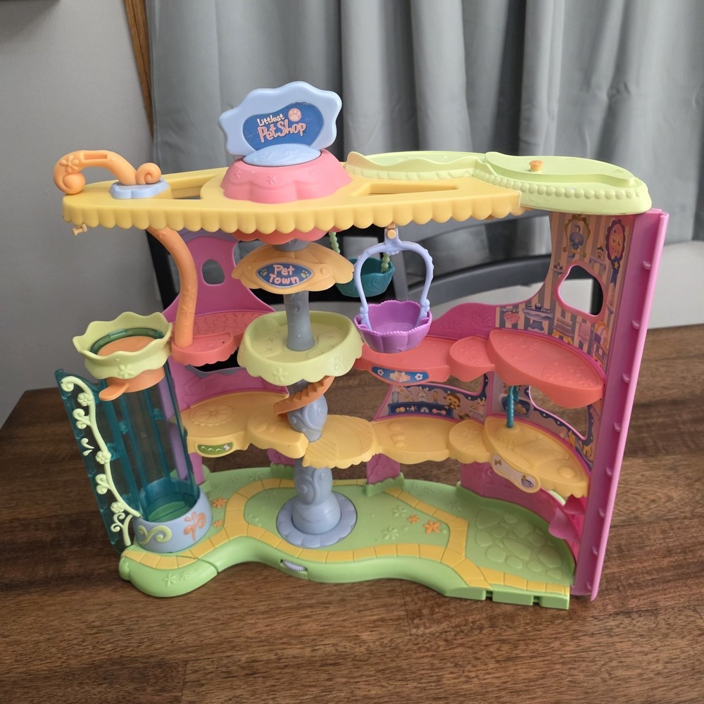 Littlest Pet Shop‎ Round 'n Round Pet Town Playset 2006 Hasbro – 2 Baskets